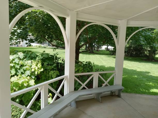 istock View of the yard 1522913269