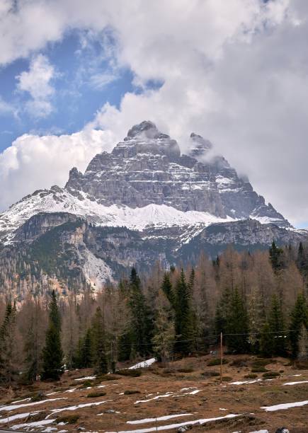 istock VIEW OF THE TRE CIME DI LAVAREDO HIKING 1523084152