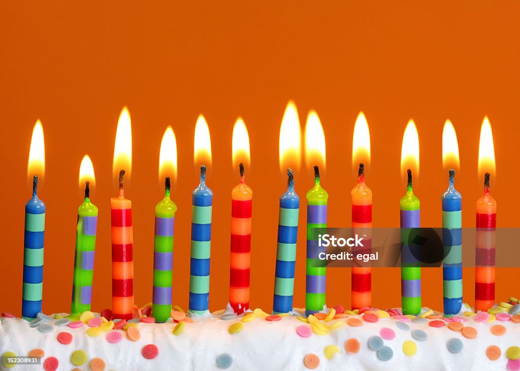 Bougie d'anniversaire - Photo de Gâteau d'anniversaire libre de droits