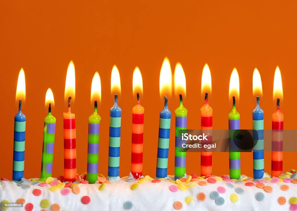 Vela de aniversário - Foto de stock de Bolo de Aniversário royalty-free