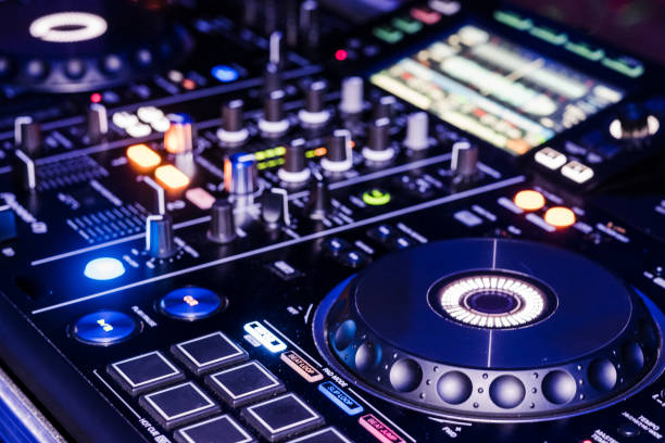 istock Pioneer RDJ-RX Deck In Use During A Gig 1523096195