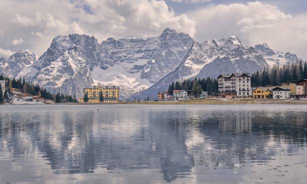 istock Yellow Hotel at Lake Misurina 1523141151