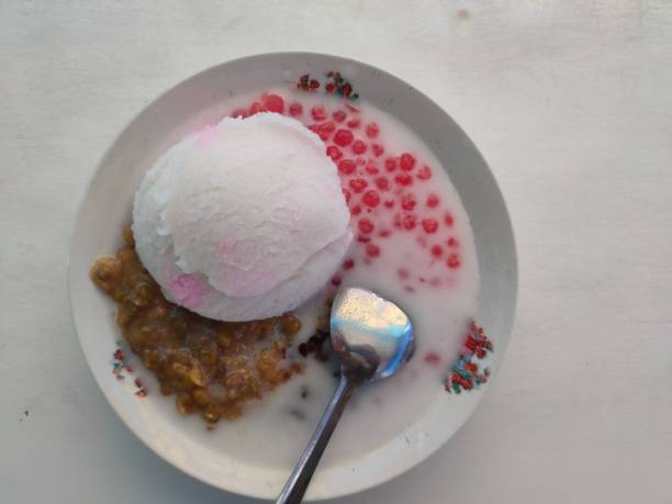 istock green bean porridge with ice cream 1523321423