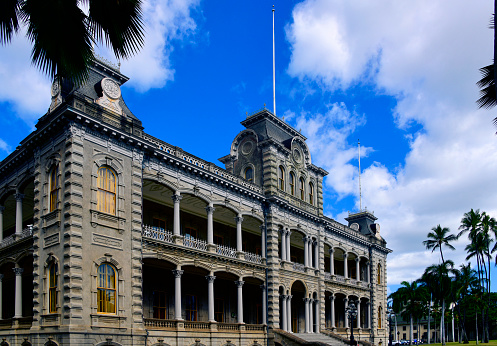 Honolulu, Oahu, Hawaii, USA: ʻIolani Palace - former residence of the last Hawaiian rulers - designed in a neo-Renaissance style by architects Thomas J. Baker , Charles J. Wall and Isaac Moore, for King Kalakaua, completed in 1882 - Hawaii Capital Historic District.