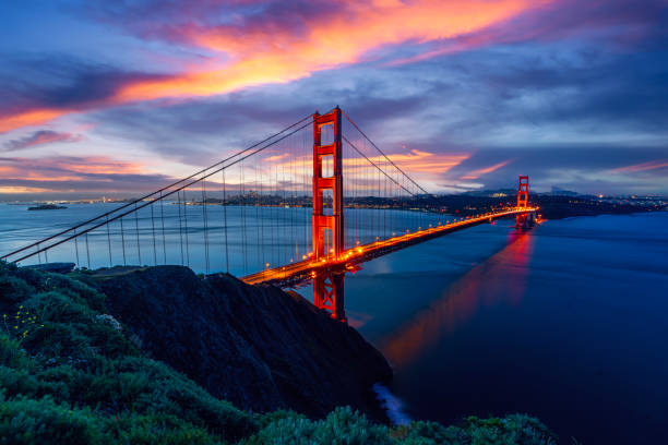 istock Golden Gate Bridge over San Francisco Bay 1524213331