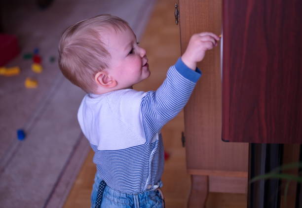 istock Little boy in living room 1524235079