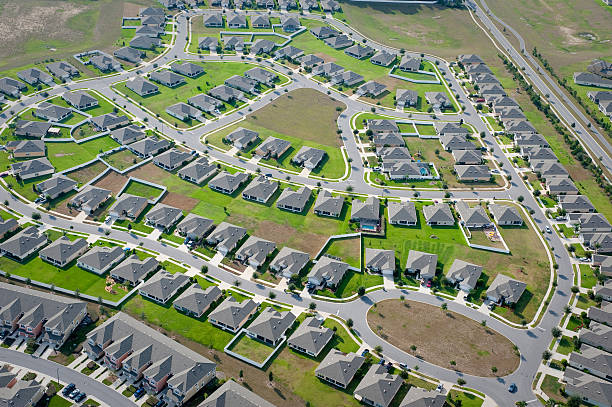 aerial home wohnsiedlung community bilder - housing development development residential district aerial view stock-fotos und bilder