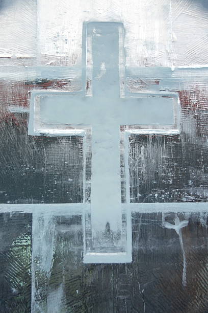 istock Cross of Ice 152494159