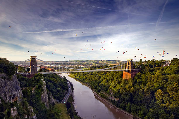 avon gorge vista - bristol england bridge clifton suspension bridge suspension bridge - fotografias e filmes do acervo