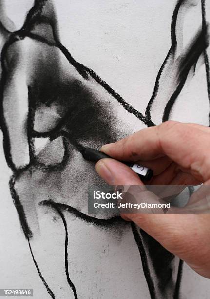 Desenho De Vida - Fotografias de stock e mais imagens de Desenho a Carvão - Desenho a Carvão, Aprender, Arte