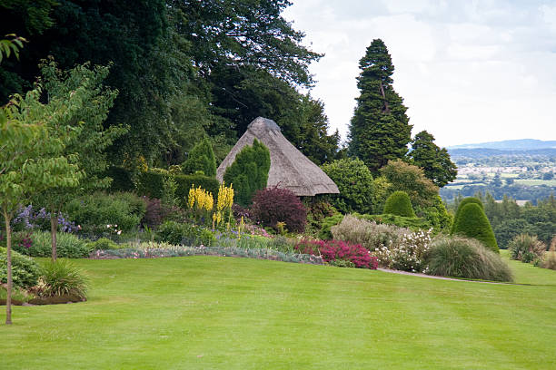 istock English country garden. 152499064