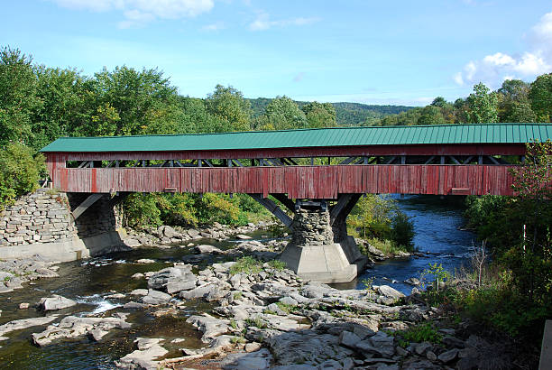 istock Taftsville Covered Bridge Vermont 152499353