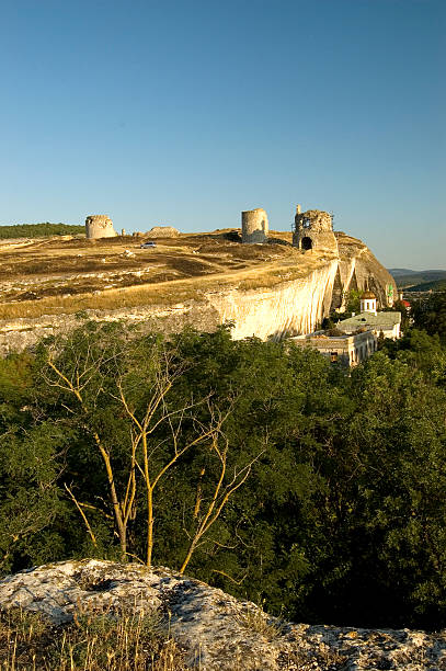 Kalamita Fortress Emergence Kalamita refers to a VI. Probably, the fortress was erected to protect the trade routes that led from the steppe part of Crimea in the Chersonese. inkerman stock pictures, royalty-free photos & images