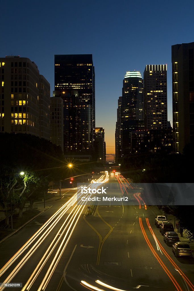 Edificios de la ciudad de Los Ángeles en la noche. - Foto de stock de Aire libre libre de derechos