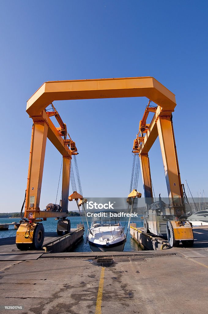 Dispositivo de elevación en shipyard - Foto de stock de Agarrar libre de derechos