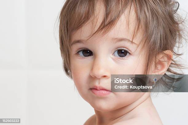 Retrato De Menina - Fotografias de stock e mais imagens de Bebé - Bebé, Brinco, 0-11 Meses