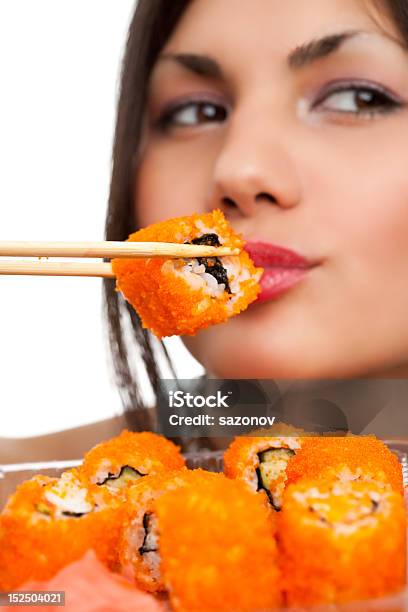 Mujer Con Sushi Foto de stock y más banco de imágenes de Adolescente - Adolescente, Adulto, Adulto joven
