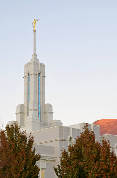 istock Mount Timpanogos Utah Temple 152504981