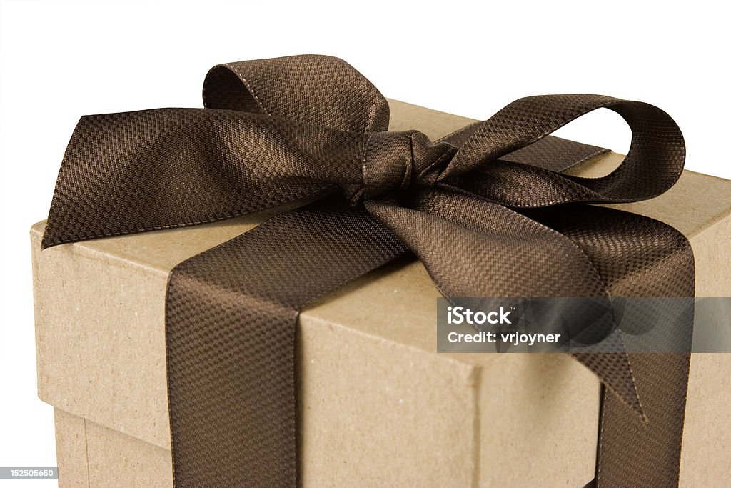 Caja de regalo y lazo marrón - Foto de stock de Blanco - Color libre de derechos