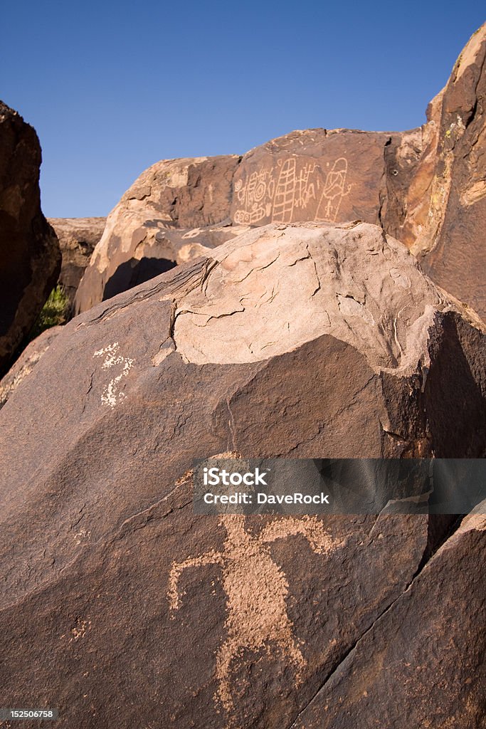 Petroglyphs из Anasazi Каньон - Стоковые фото Аборигенная культура роялти-фри