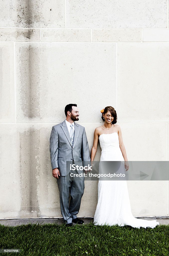 Atractiva pareja - Foto de stock de 20 a 29 años libre de derechos