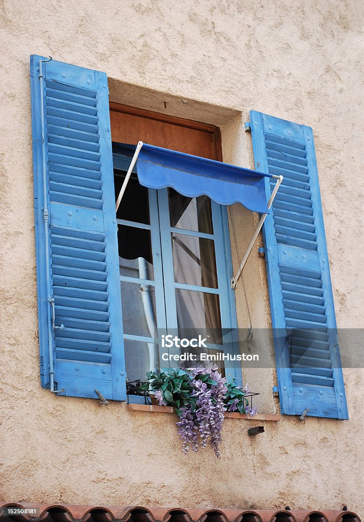 Titre: Pittoresque fenêtre en-Provence, France - Photo de Architecture libre de droits