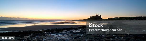 Bamburgh Castle Bei Sonnenaufgang Stockfoto und mehr Bilder von Küstenlandschaft - Küstenlandschaft, Northumberland, Architektur