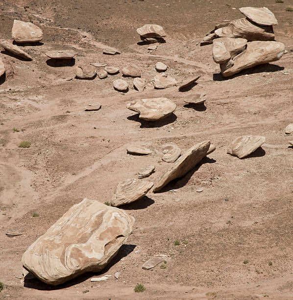 istock Stones in the Desert 152513977