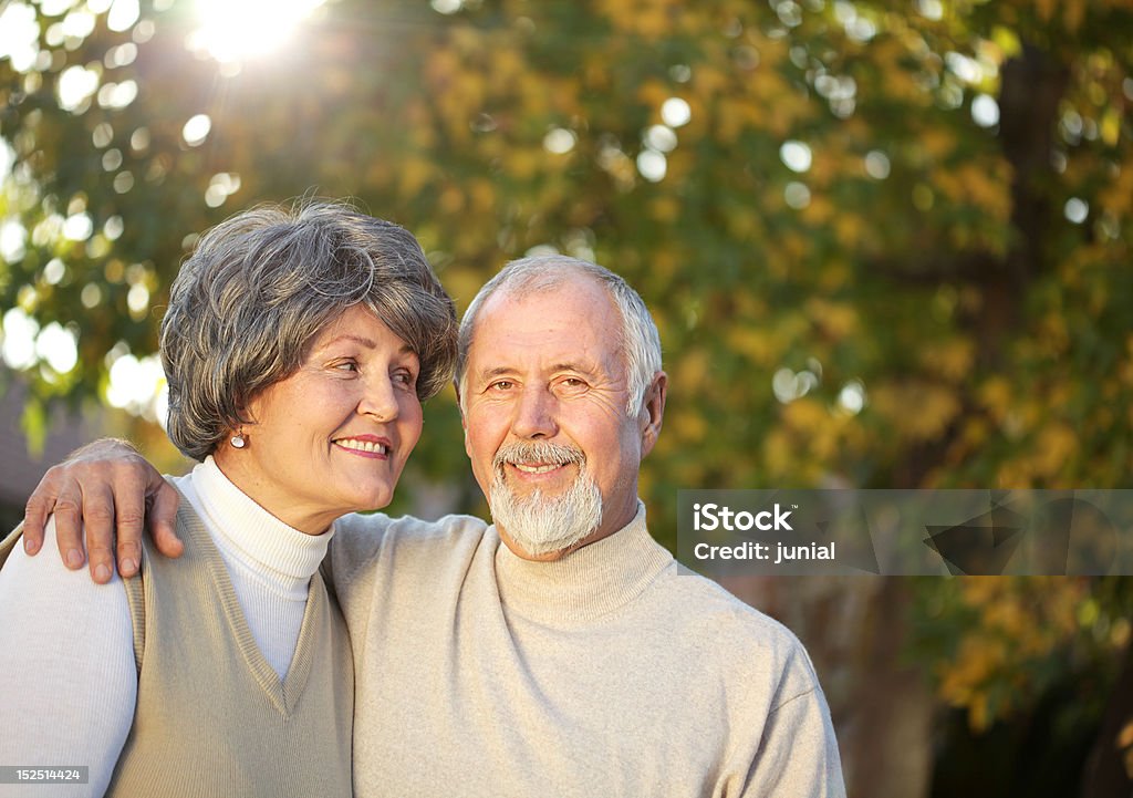 Loving mais casal - Foto de stock de 60 Anos royalty-free