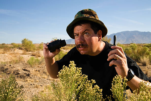 homem em campo patrol - image date audio - fotografias e filmes do acervo