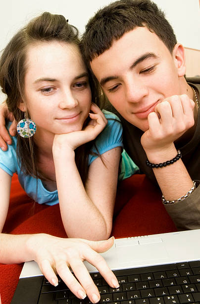 istock couple with laptop 152534732