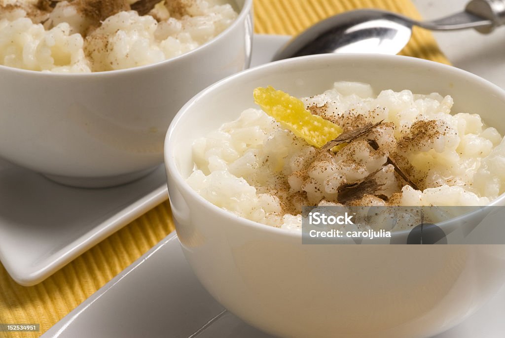 Gâteau de riz. L'Arroz con leche chaud. - Photo de Aliment libre de droits