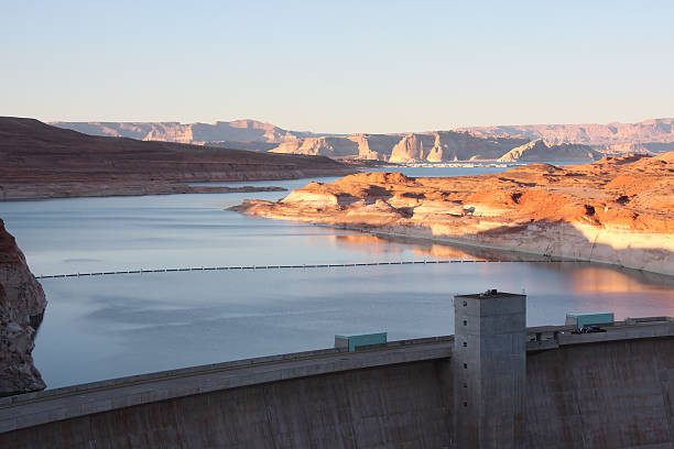 Lake Powell and Glen Canyon Dam Lake Powell and Glen Canyon Dam in Northern Arizona glen canyon stock pictures, royalty-free photos & images