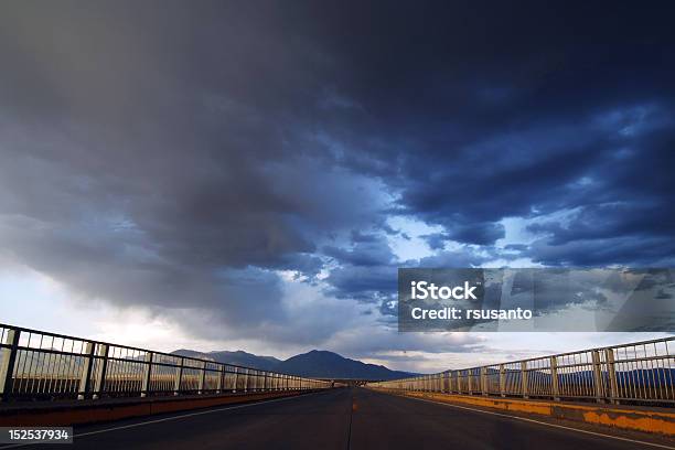 Trovoada Chegar À Frente - Fotografias de stock e mais imagens de Ao Ar Livre - Ao Ar Livre, Chuva, Fotografia - Imagem