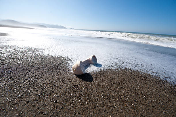 istock Phone handset in the sea 152539014