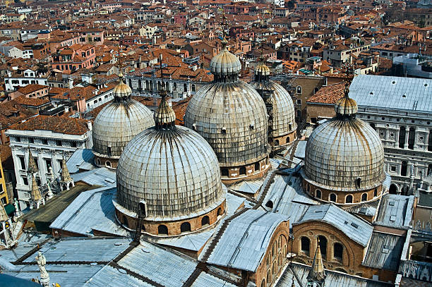 istock Basilica San Marco in Venice 152539673
