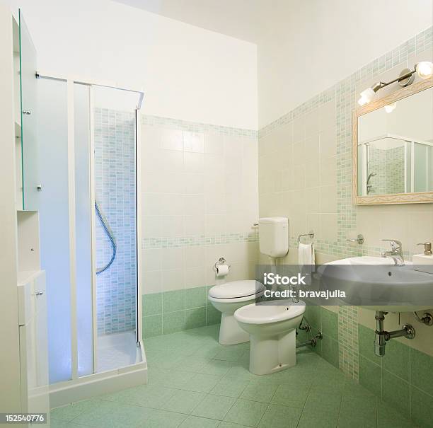Foto de Banheiro Moderno e mais fotos de stock de Arquitetura - Arquitetura, Artigo de decoração, Azulejo