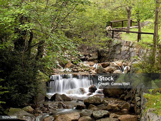 Caldes De Boí Foto de stock y más banco de imágenes de Agua descendente - Agua descendente, Aire libre, Balneario - Edificio público