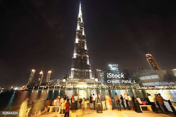 Burj Dubai Wolkenkratzer Und Touristen Vereinigte Arabische Emirate Stockfoto und mehr Bilder von Architektur