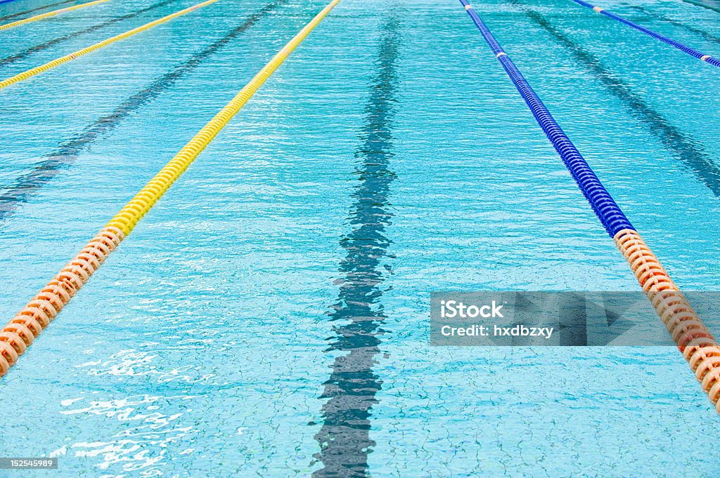 La piscina - Foto de stock de Piscina de entrenamiento libre de derechos
