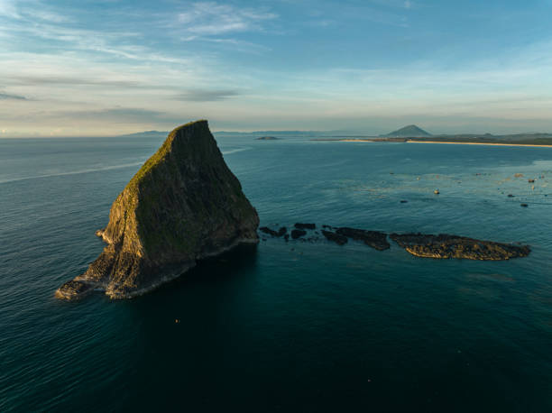 istock Sunrise on Hon yen island 1525462716
