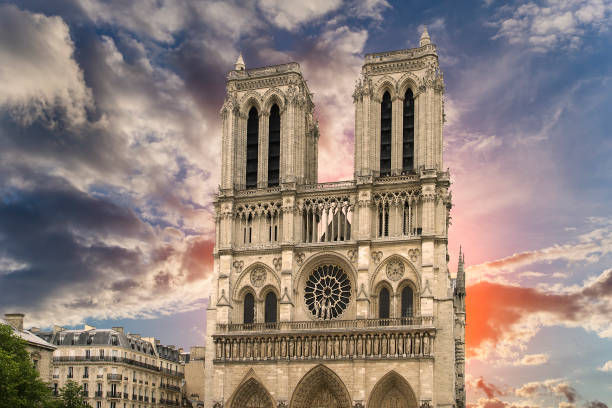 istock Notre Dame de Paris (against the background of a sky at sunset), France 1525513438