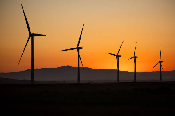 istock Wind Turbines in Solano County 1525803844