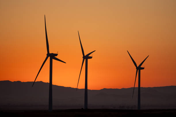istock Wind Turbines in Solano County 1525803953