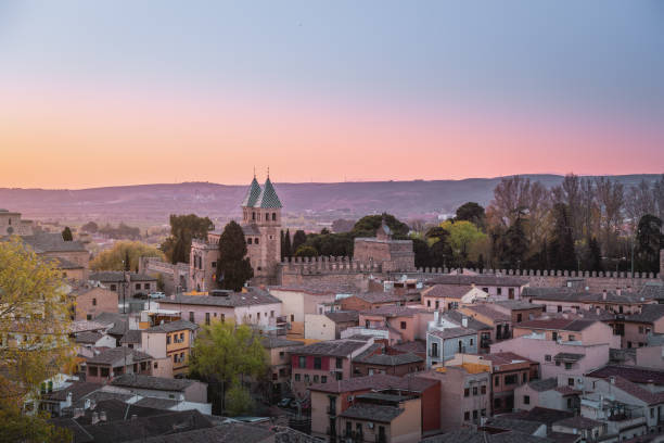 istock Toledo Skyline at sunset with Puerta de Bisagra Nueva Gate - Toledo, Spain 1525981708