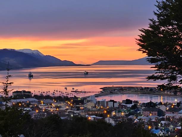 istock Ushuaia City at sunrise 1526417837