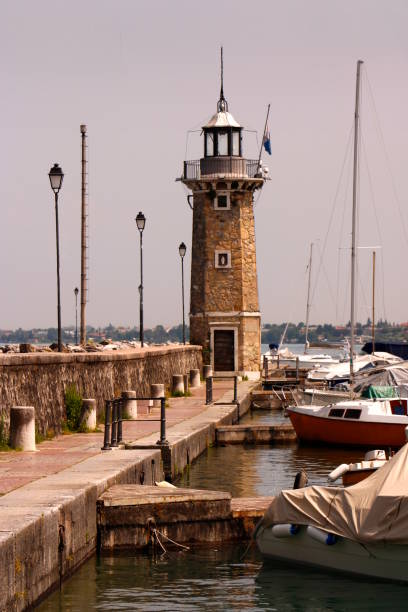 istock Desenzano Del Garda Waterfront 1526755409