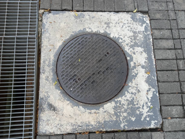 istock Hole cover in the way. 1527371005