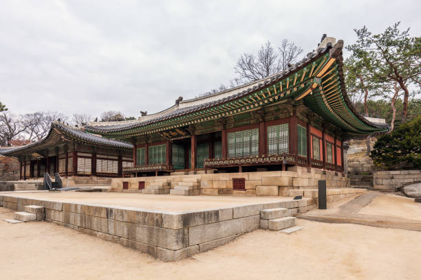 istock Seoul's popular landmarks in springtime 1527541678