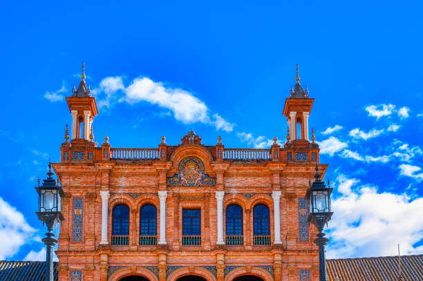 istock Symmetry Architectural Capital 1527671326
